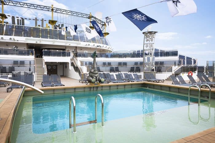 MSC Cruises MSC Virtuosa Horizon Pool.jpg